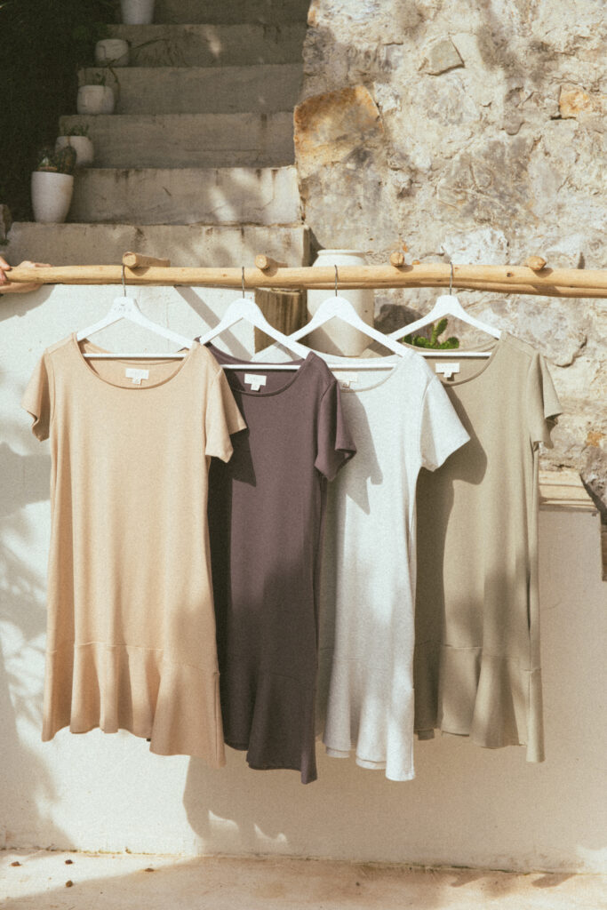 Letnji stil u znaku slow fashion-a: Kako manje može biti više