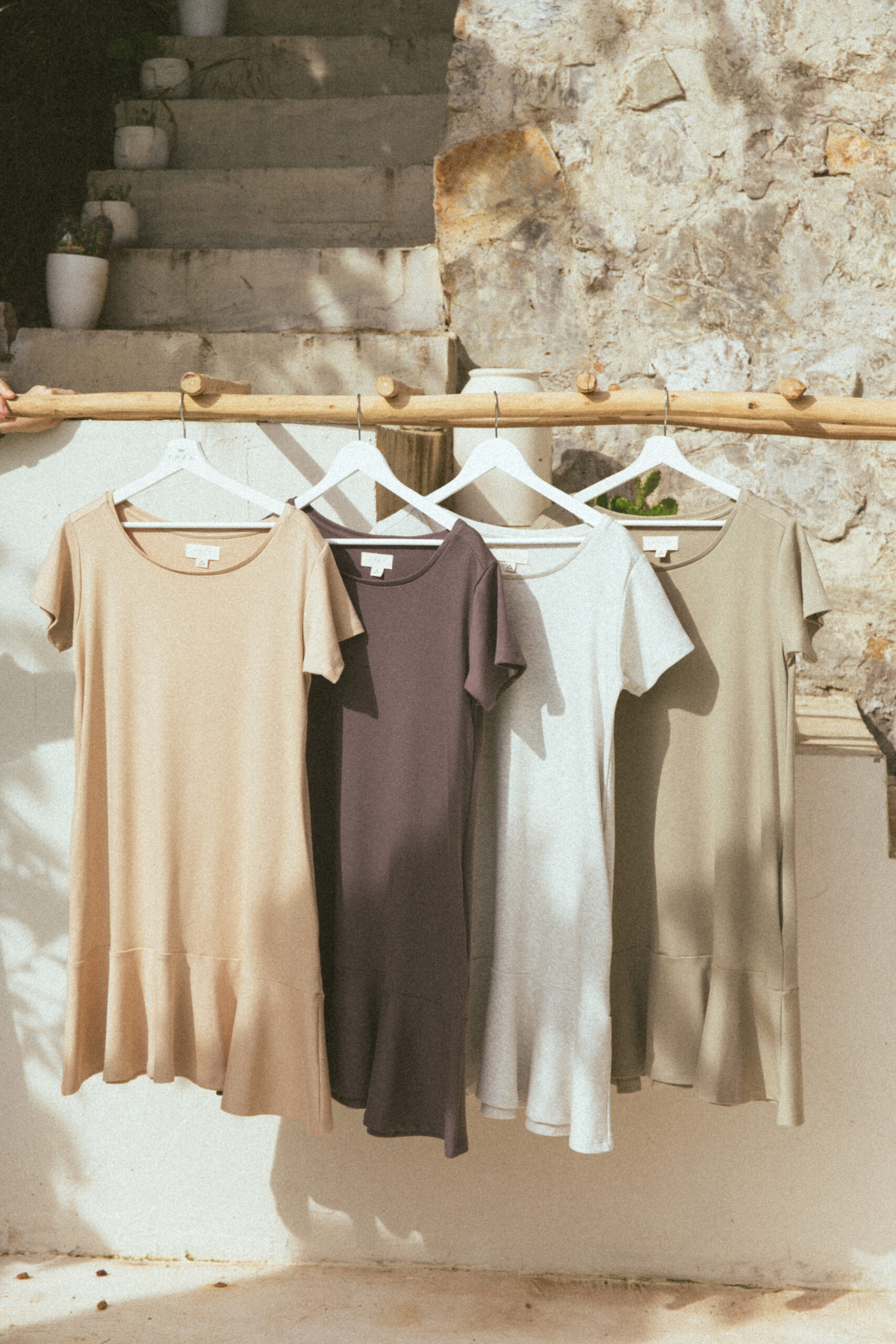 Letnji stil u znaku slow fashion-a: Kako manje može biti više
