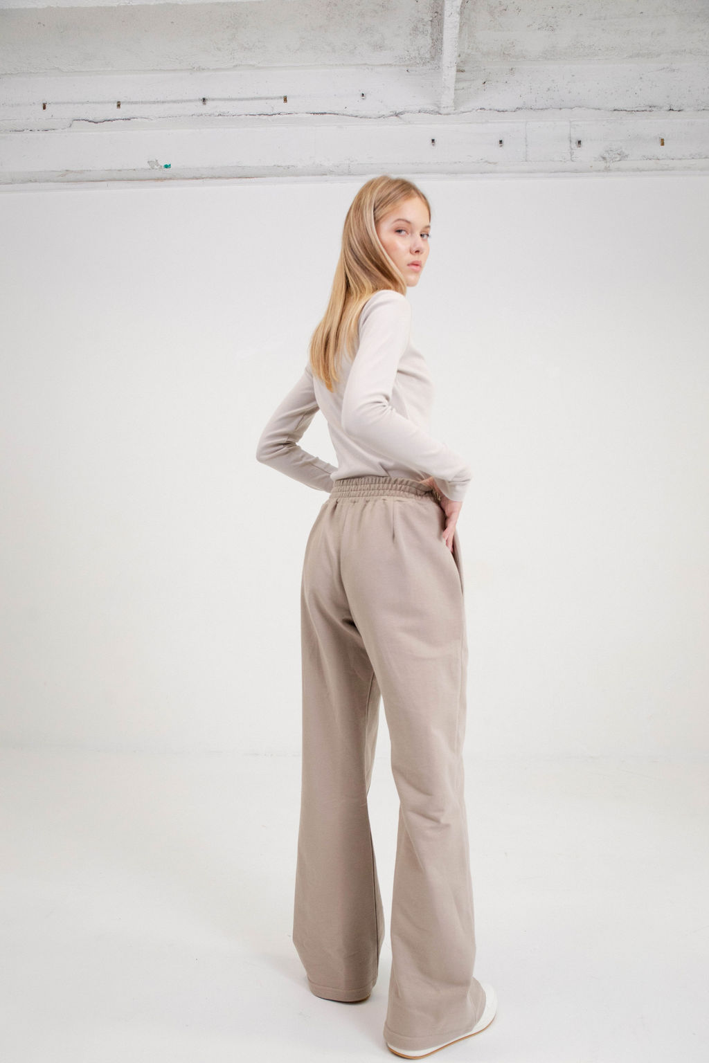 029A5038 TRENERKA APRIL MOCHA - Slika 4