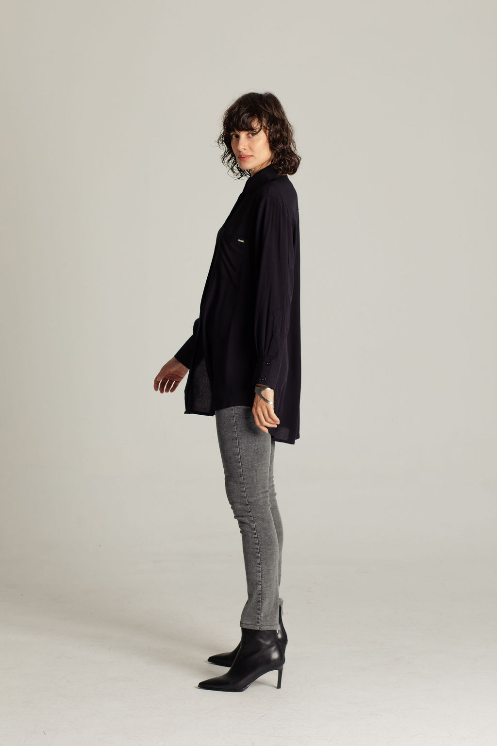029A6509 KOŠULJA OVERSIZED BLACK - Slika 5