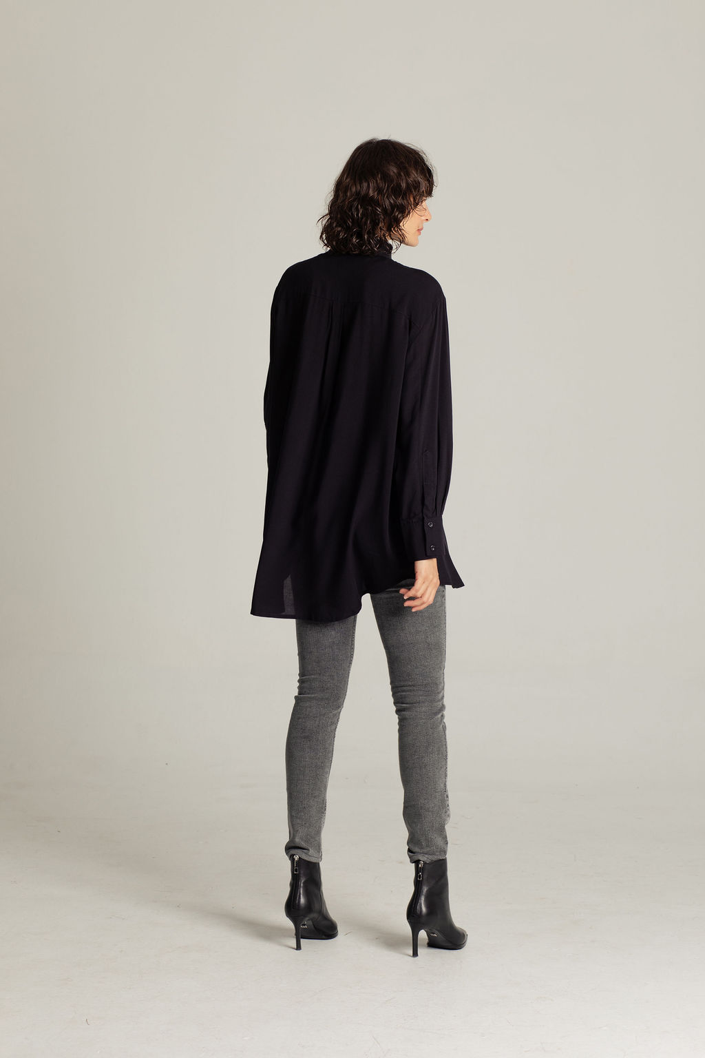 029A6511 KOŠULJA OVERSIZED BLACK - Slika 4