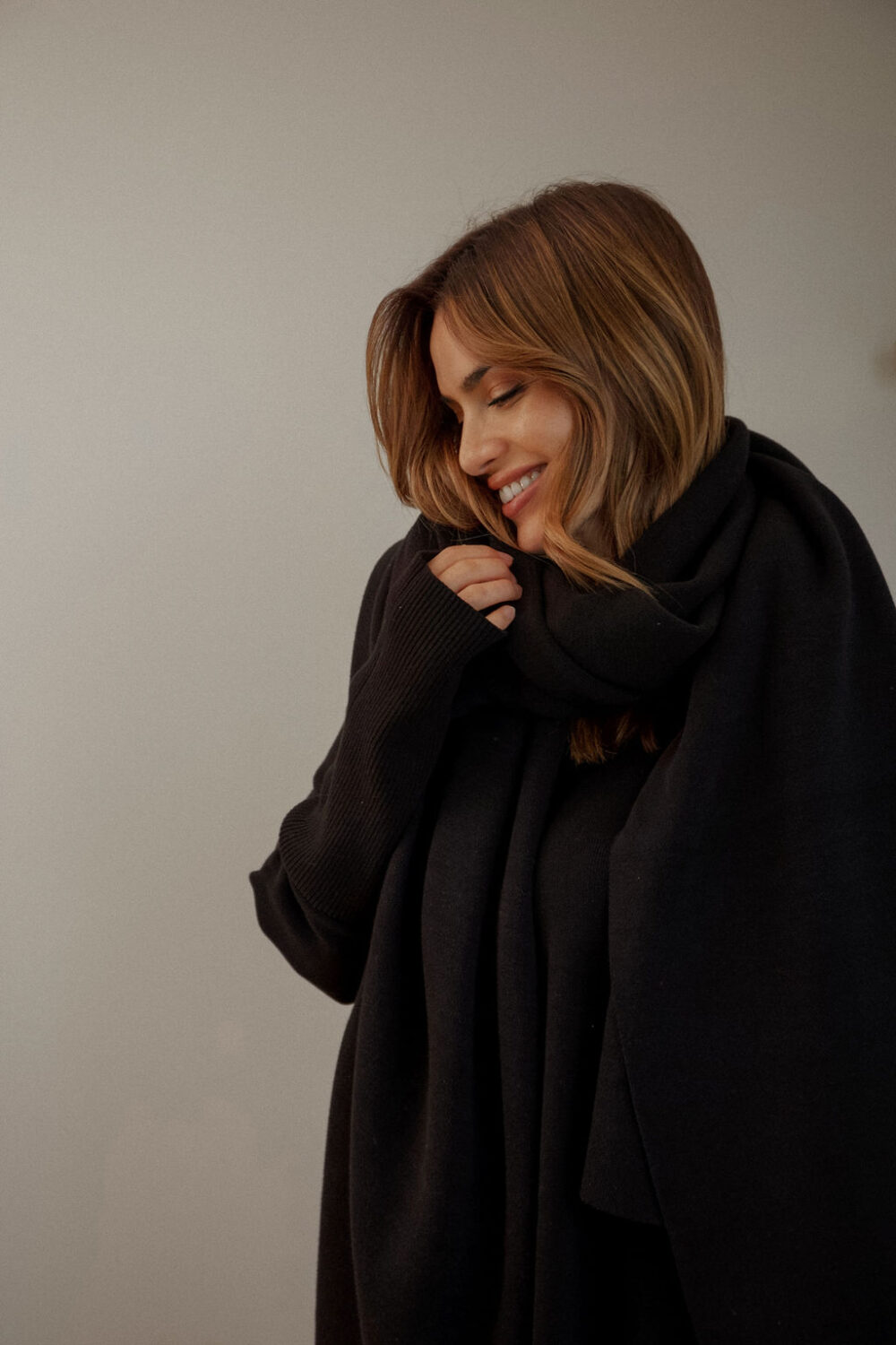 ŠAL-OGRTAČ KNITTED BLACK - Image 4