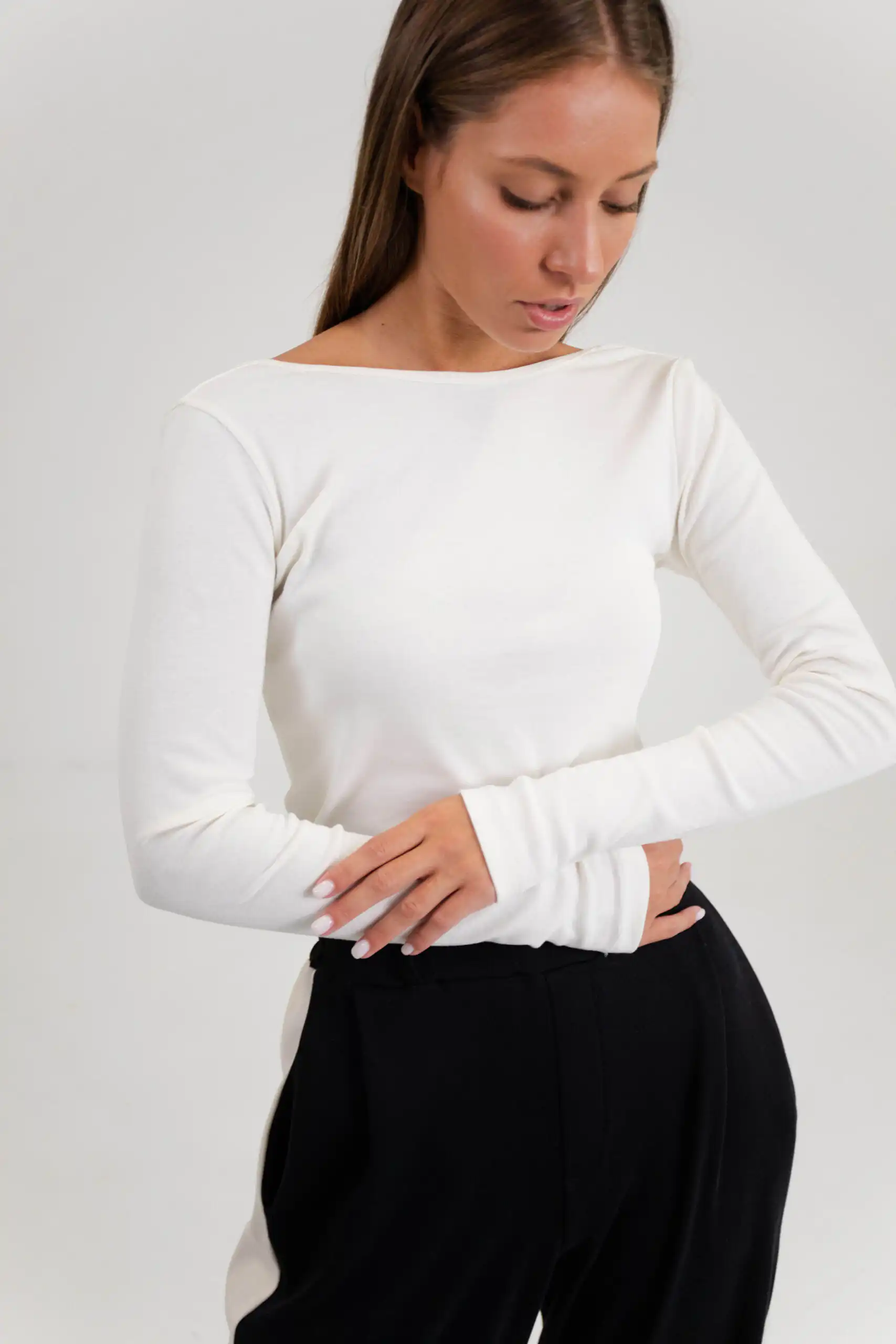 029A4734_1-scaled-2.webp MAJICA ORGANIC NOA OFF WHITE - Slika 1