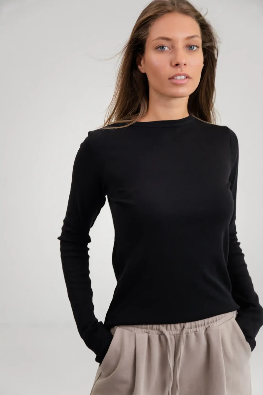 MAJICA BASIC BLACK