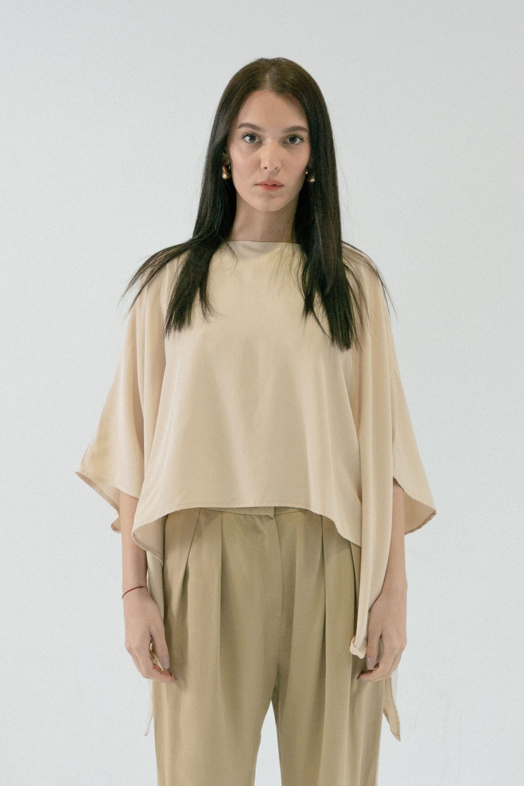 FK2A2348c-scaled-2.jpg MAJICA ESSENTIAL LYOCELL IVORY - Slika 1