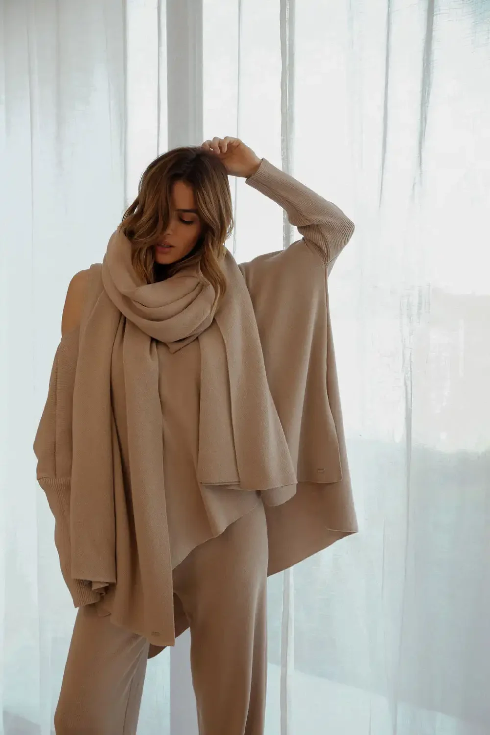 ŠAL-OGRTAČ KNITTED BLUSH - Slika 4